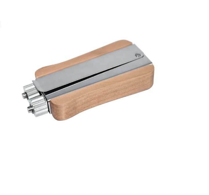 ESTIRADOR DE ALAMBRE CON PUÑO DE MADERA