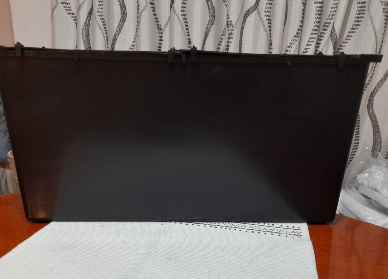 ALIMENTADOR NEGRO 6 L. CON REJILLA ANTIAHOGO