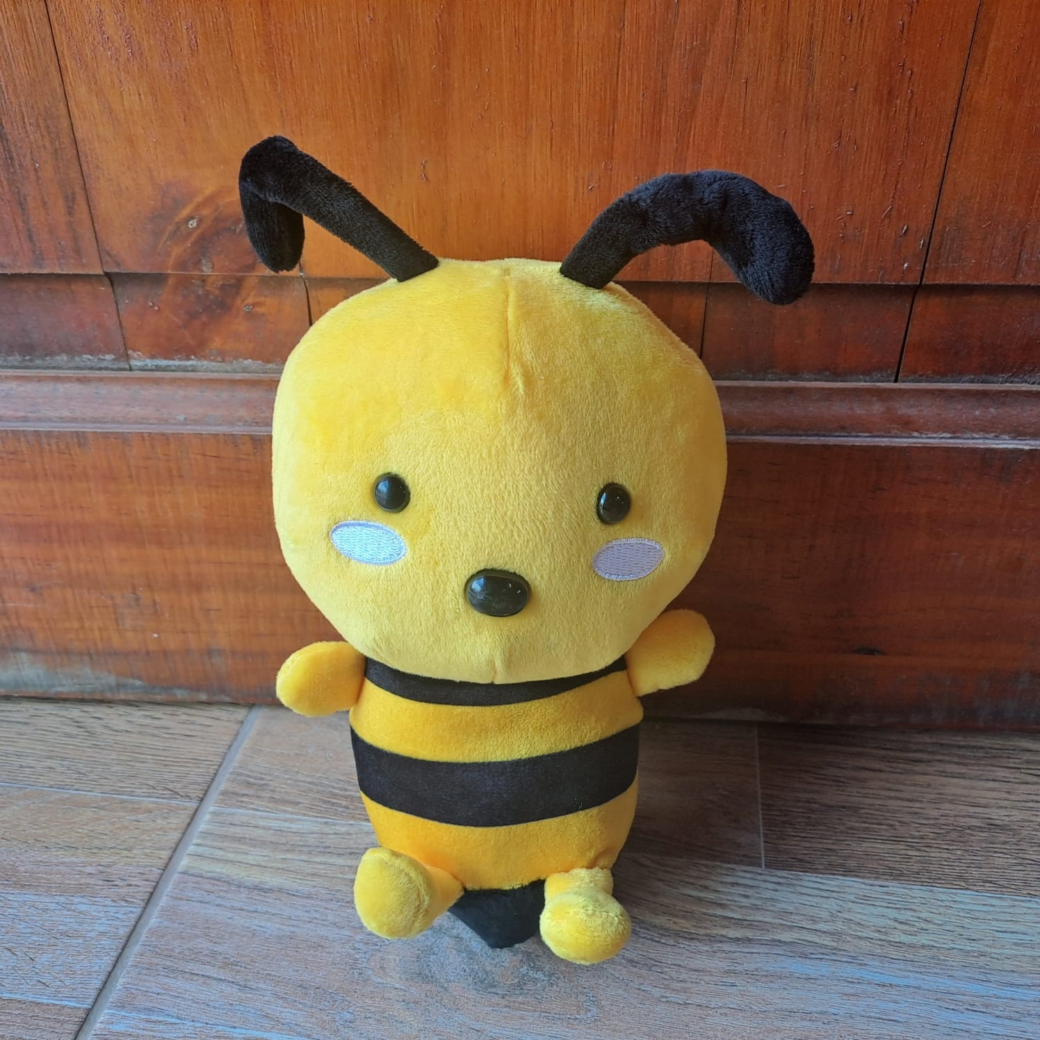 PELUCHE DE ABEJA 20 CM