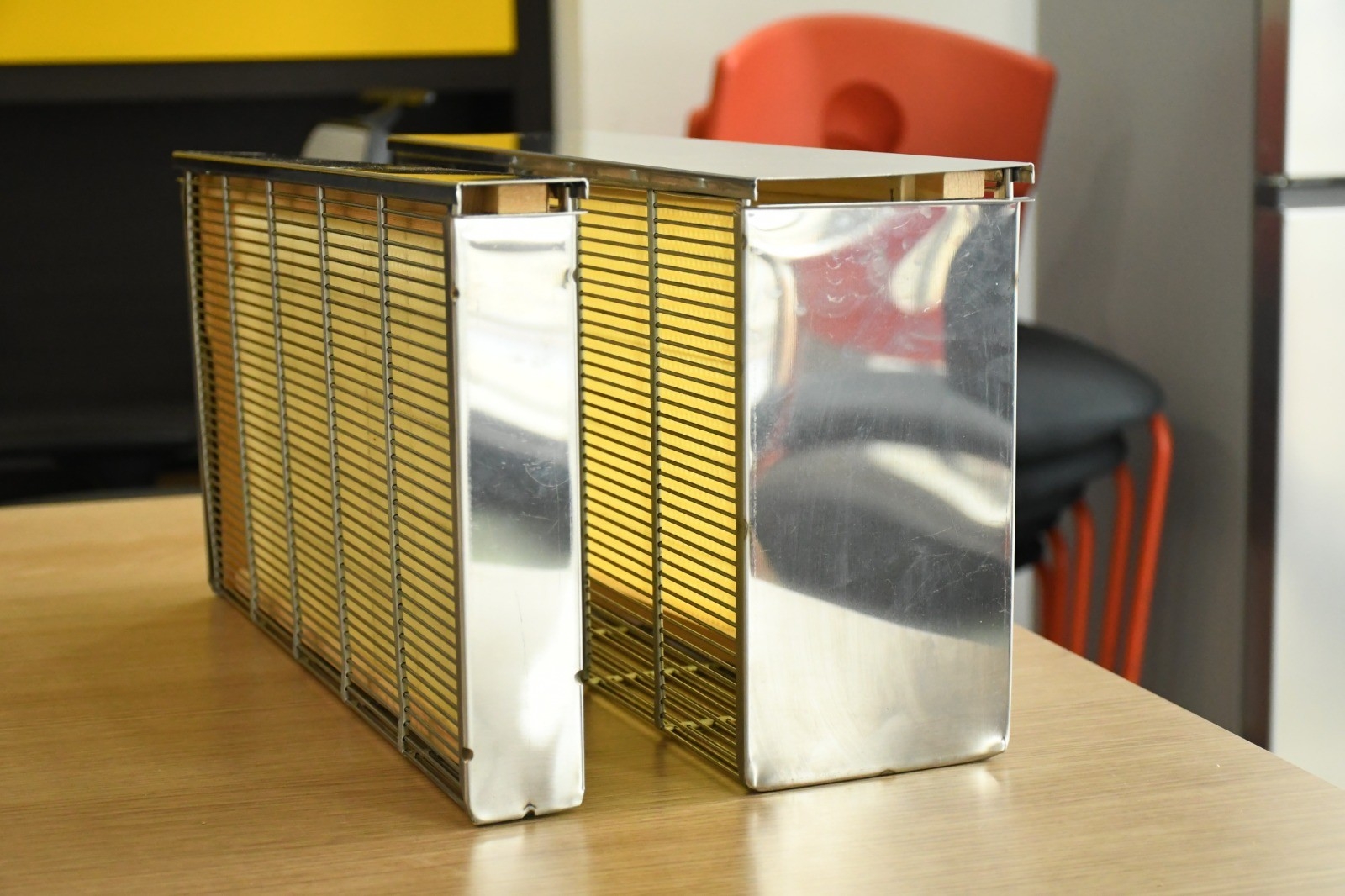 CAJA EXCLUIDORA DE REINAS PARA 3 MARCOS ACERO INOX.