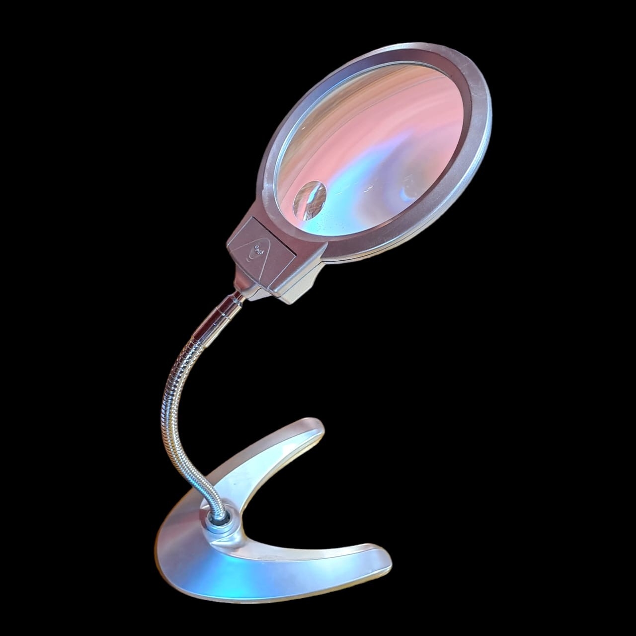 LAMPARA CON LUZ LED, CON LUPA